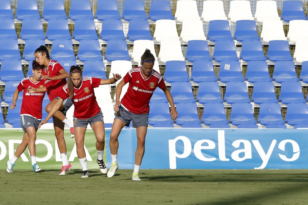 Último entrenamiento de España antes de viajar a Murcia.  ©Todofutboleras.com by Pelayo